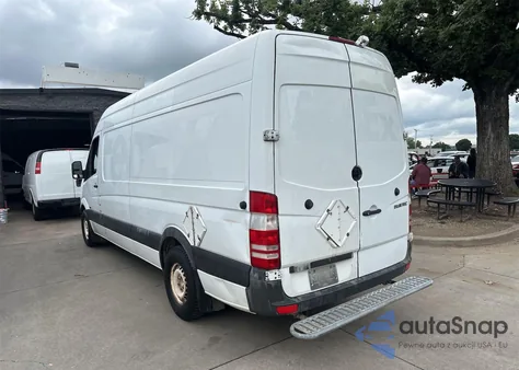 2011 Mercedes-Benz Sprinter 2500 High Roof из США, поврежденный, VIN WD3PE8CB0B5587487